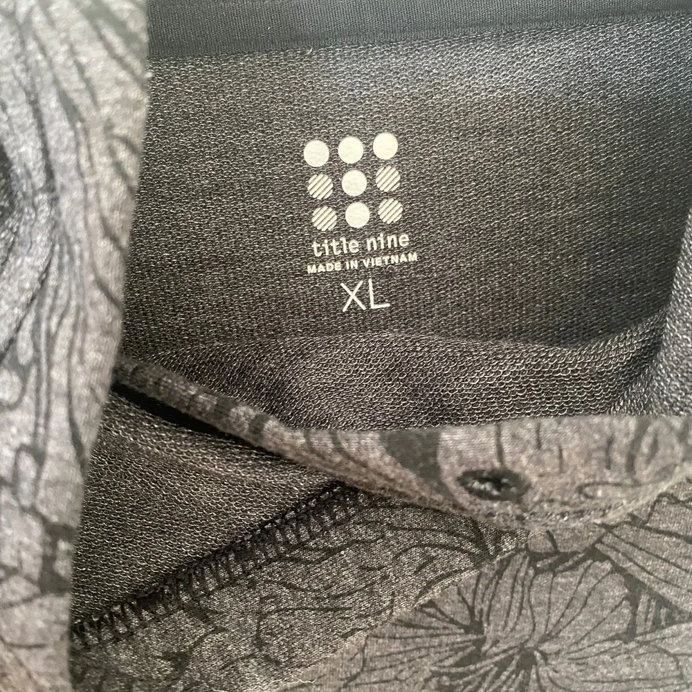 Women’s Title Nine tunic hoodie - Picture 3 of 3